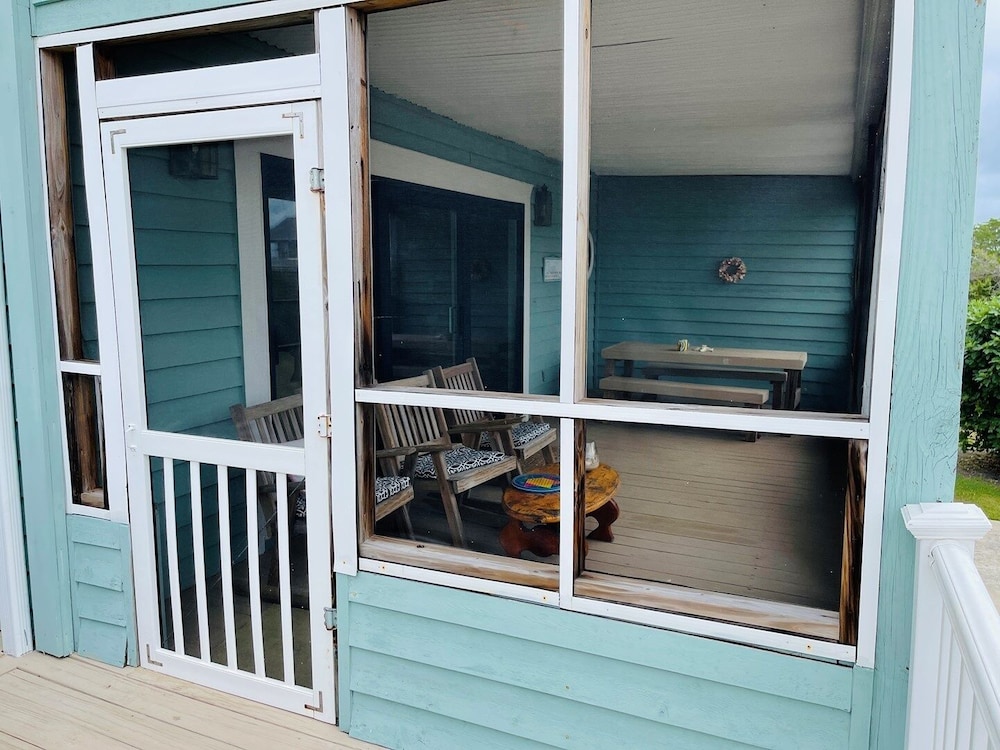Fore Shore West- 4 Bedroom Home by RedAwning