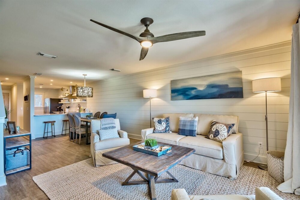 Beachfront Townhome in Seacrest + Free Tickets: Bikes, Dolphin Cruise & More!