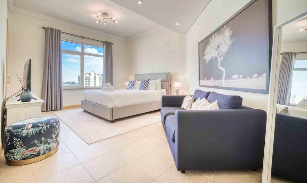 Chic Beachside 3BR Living at the Palm