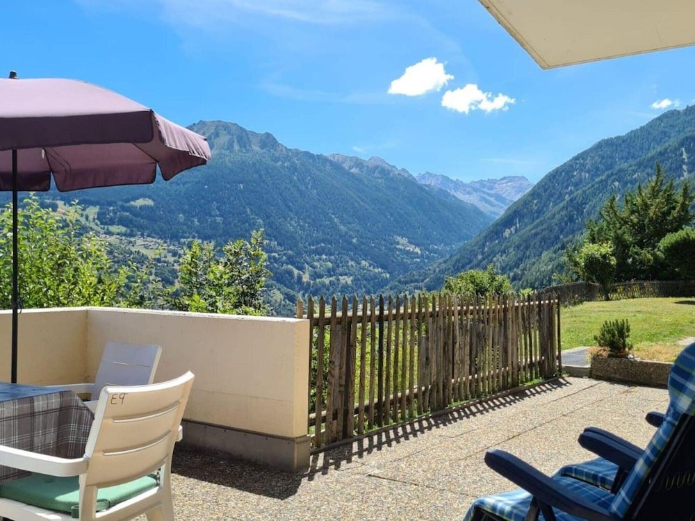 Modern Apartment With Views