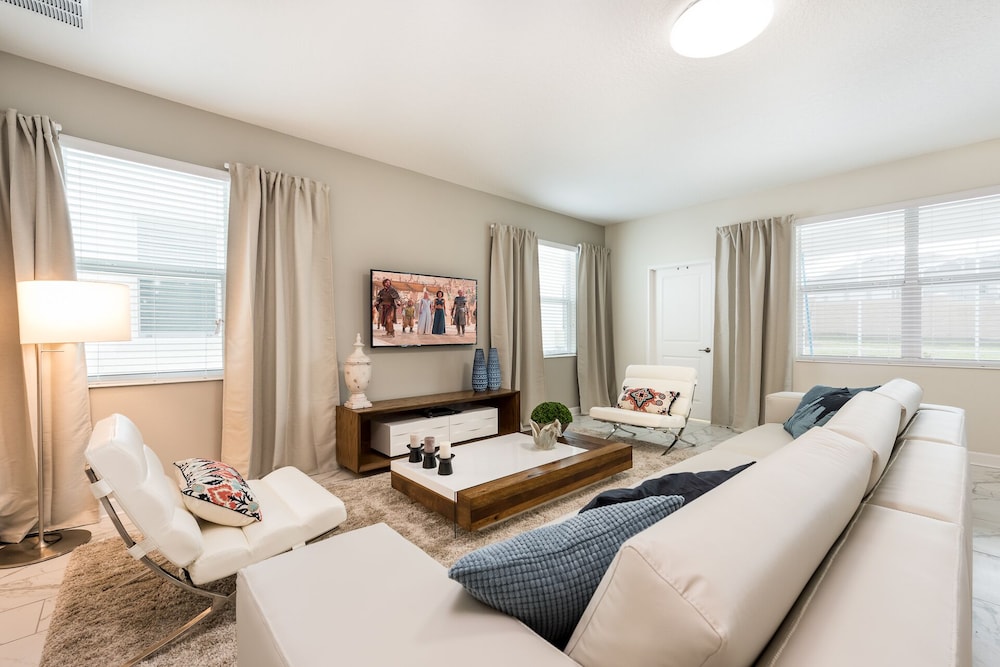 6 bedrooms home at Champions Gate - Image 1