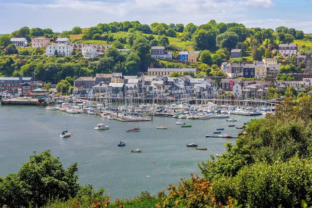2 Bedroom Harbour View Apartment in Kinsale
