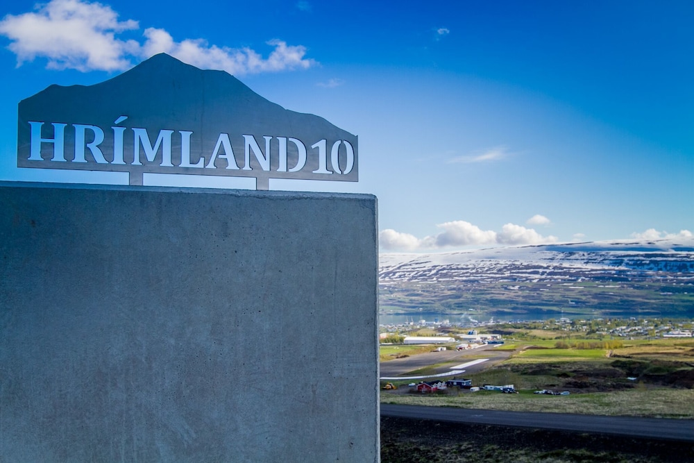 Hrimland Cottages