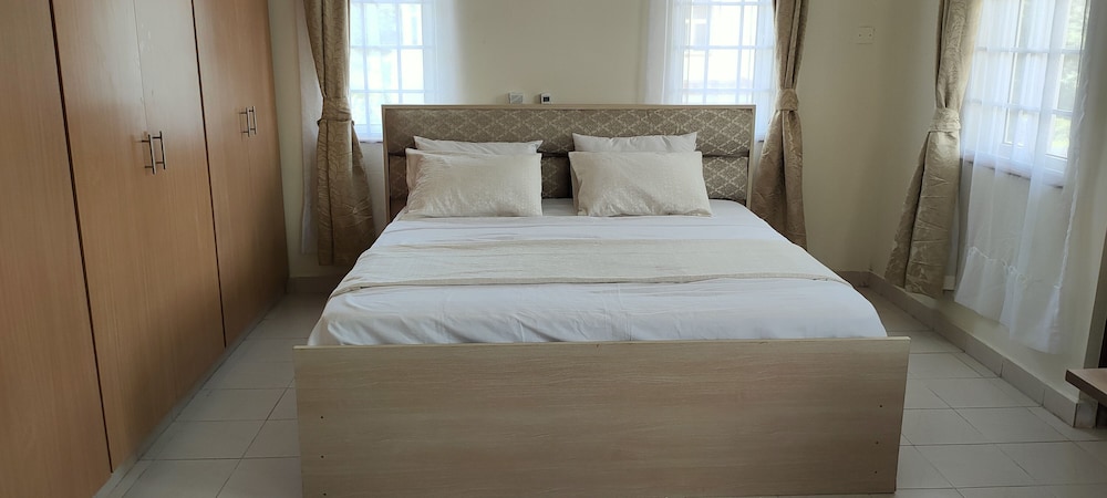 Azanza Mtwapa Holiday Home-B view 5