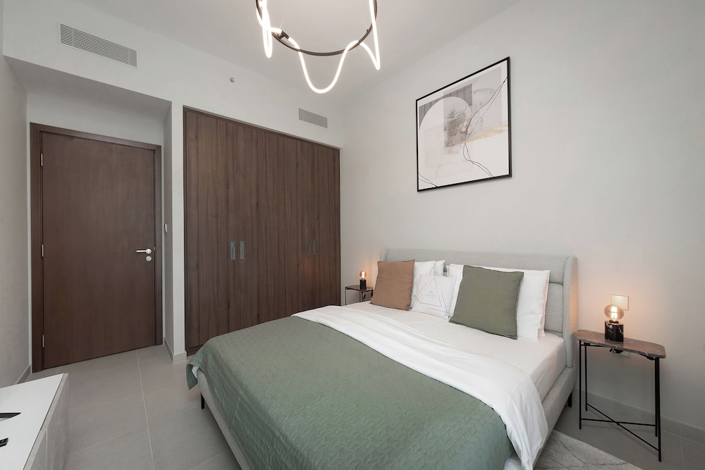 Luxury 1BR at Vida Residences
