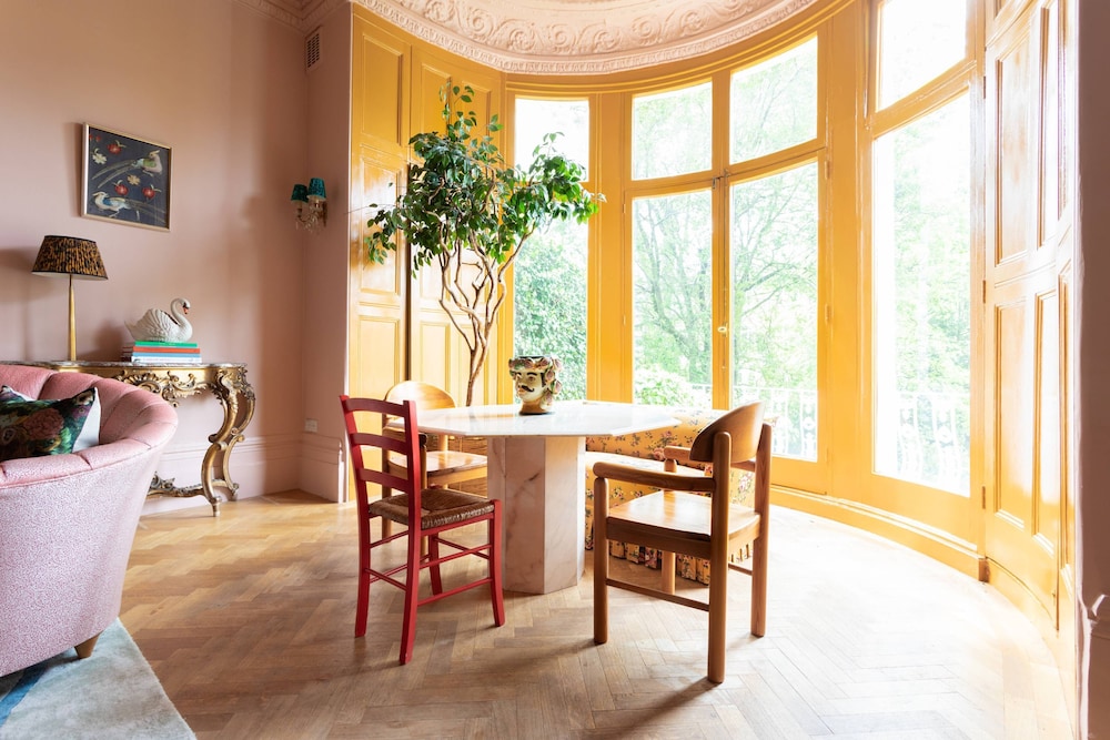 Belsize Park Gardens by Onefinestay