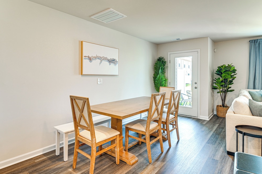2 Mi to Shore: Newly Built Surfside Beach Gem