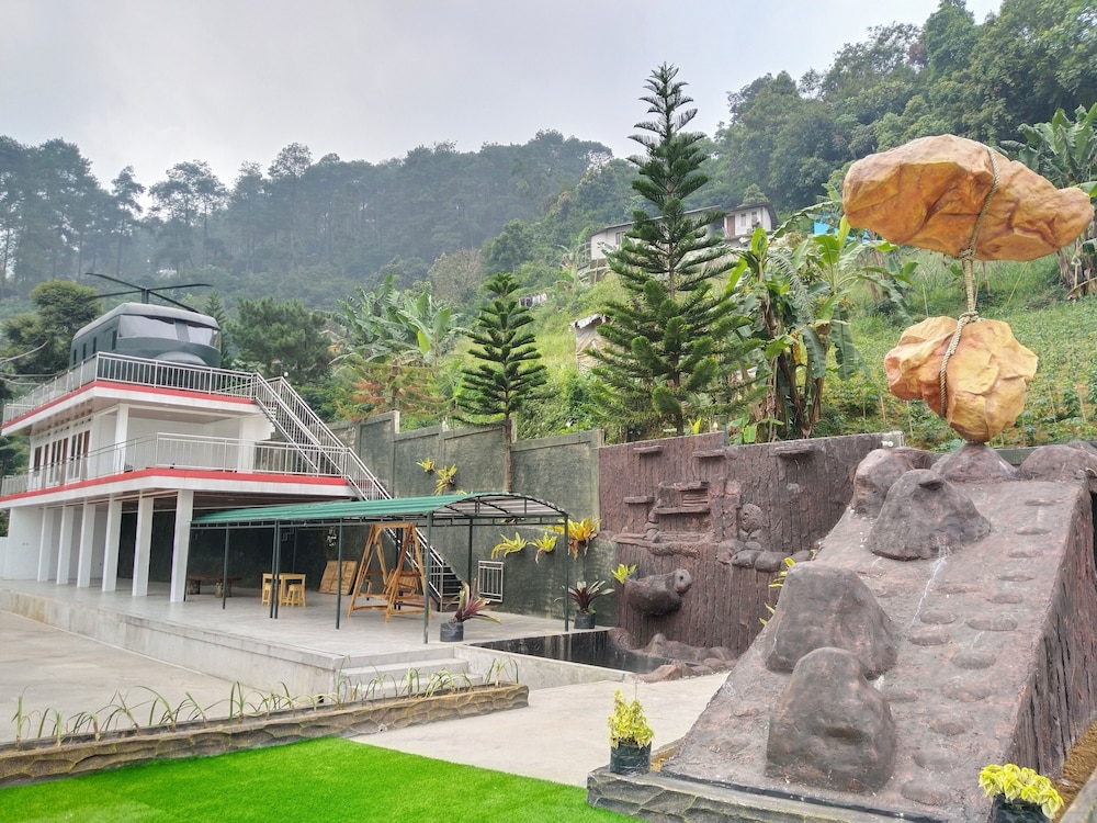 Hally Batulayang
