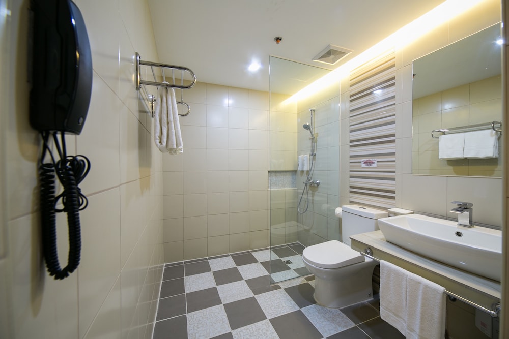 Angeles City Vacations - 950 Condotel - Property Image 8