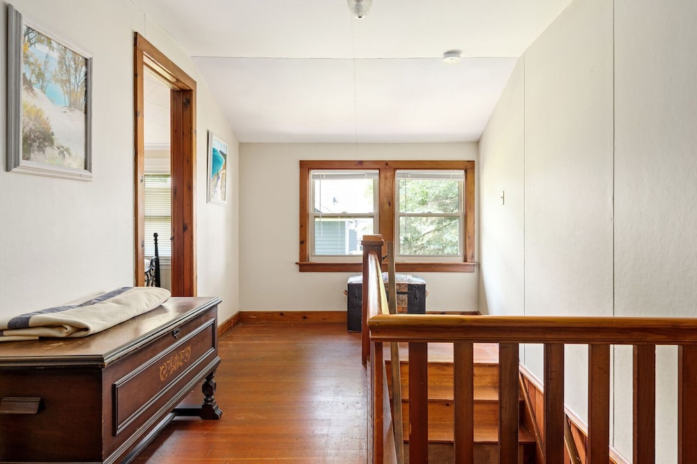 Sunset Retreat Private Family Home 843N