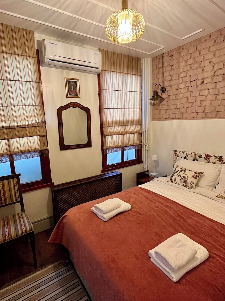 Levant Pension de Luxe