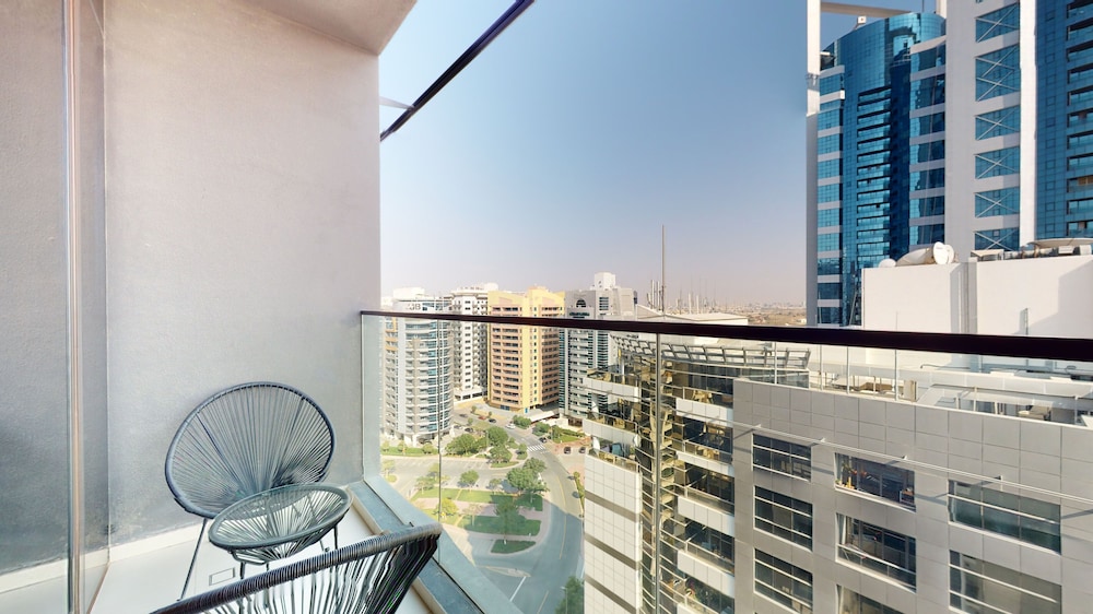 Euro Residence 1103