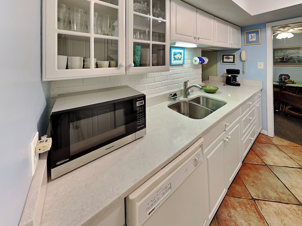 Jacksonville Beach Costa Verde 2319-102 by Distinctive Beach Rentals