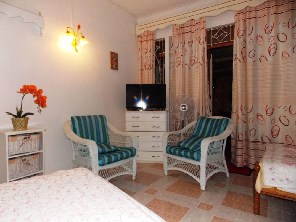 Le Manoir Guest House