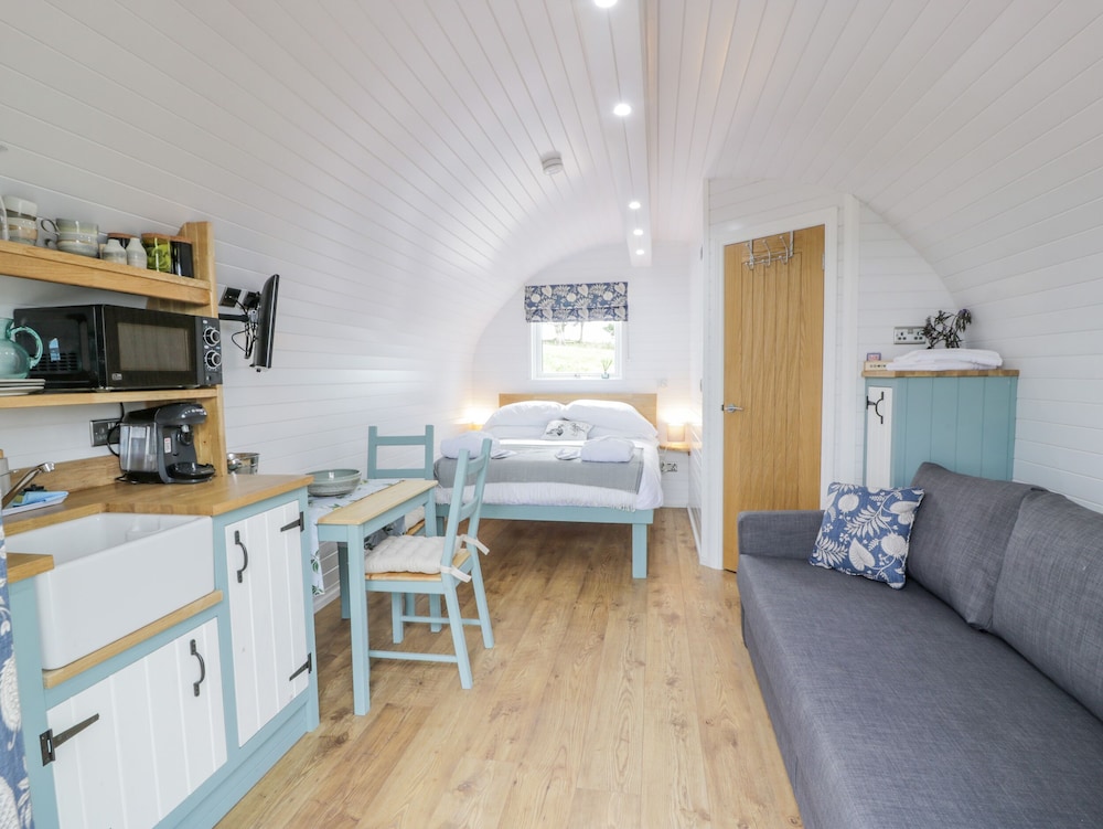 Laird Lodge 2