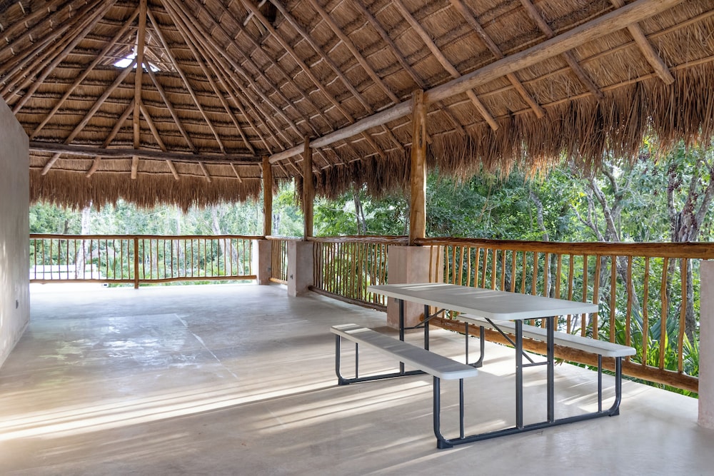 Modern Apt Tulum with 2 BDR Gym & Pool