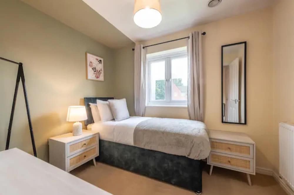 Charming Whitehurst Drive Nest in Manchester