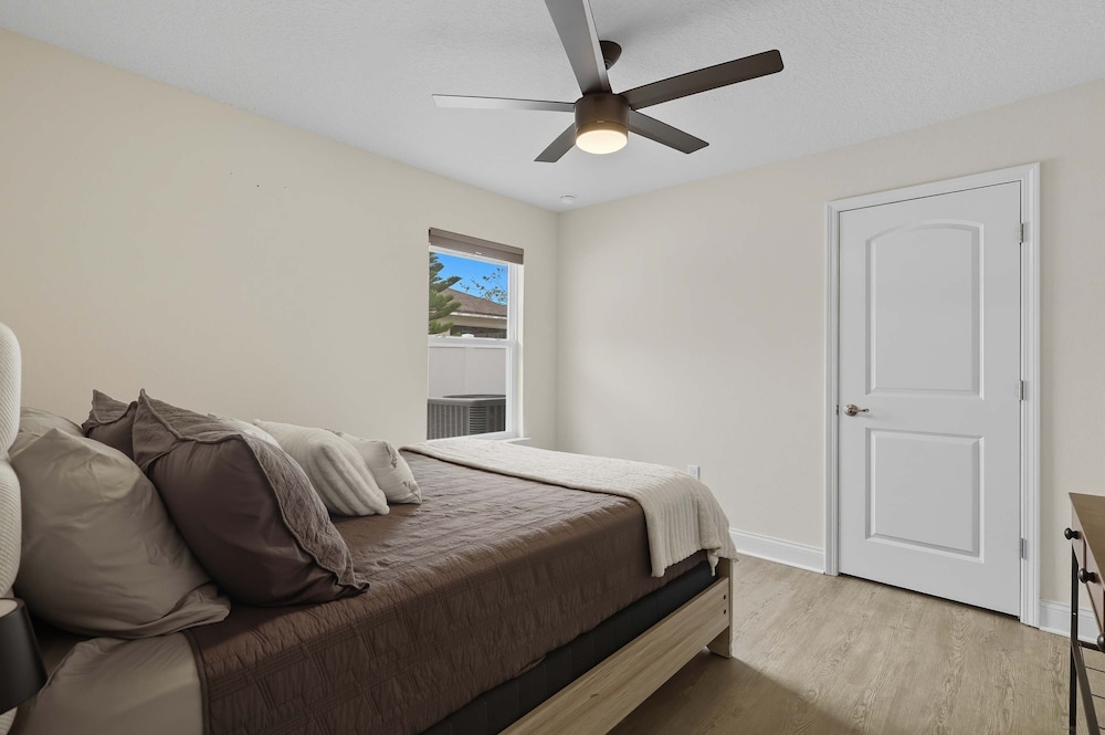 Modern 4BR Retreat Near Beach Heated Pool