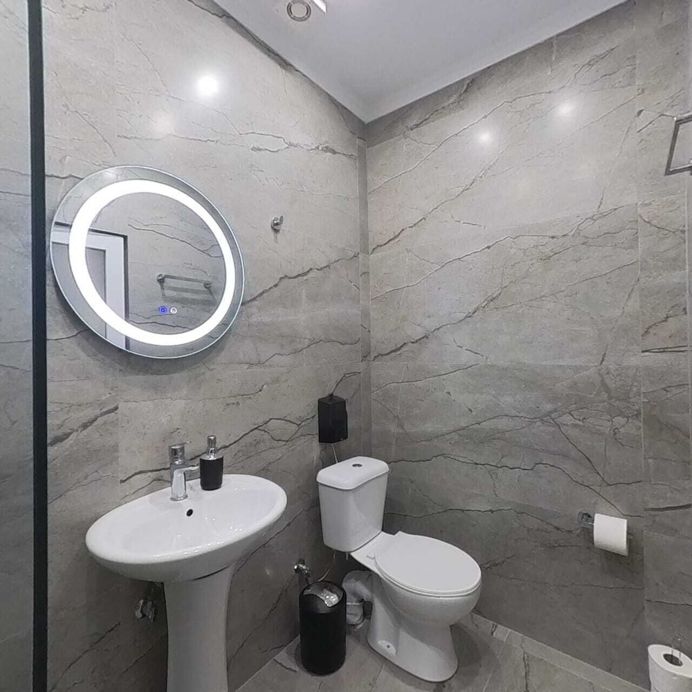 Mateo Rooms and Hostel