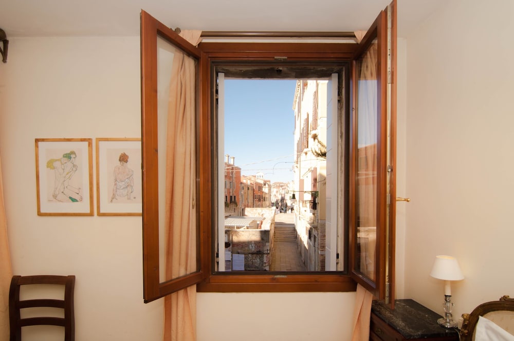 3749 Ponte Chiodo Guest House