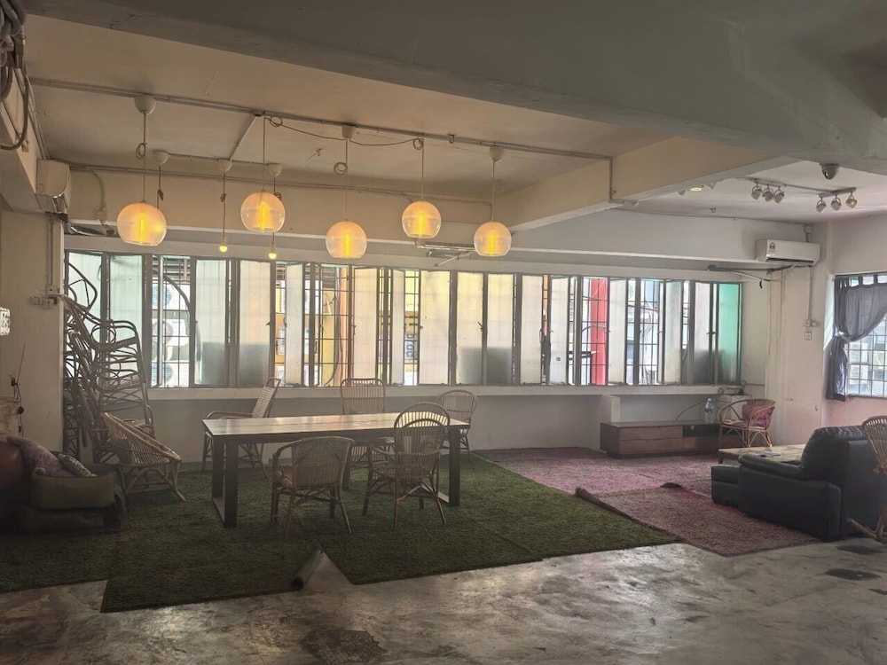 Sha La La Hostel