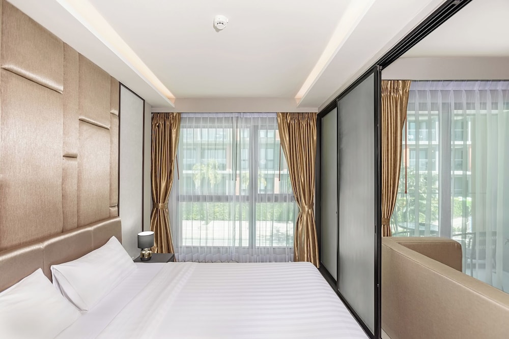 1-bedroom Condo Mida Grand Surin Phuket