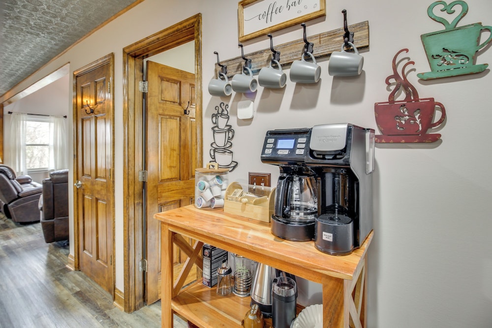 Community Perks: Mtn-view Ellijay Cabin w/ Hot Tub