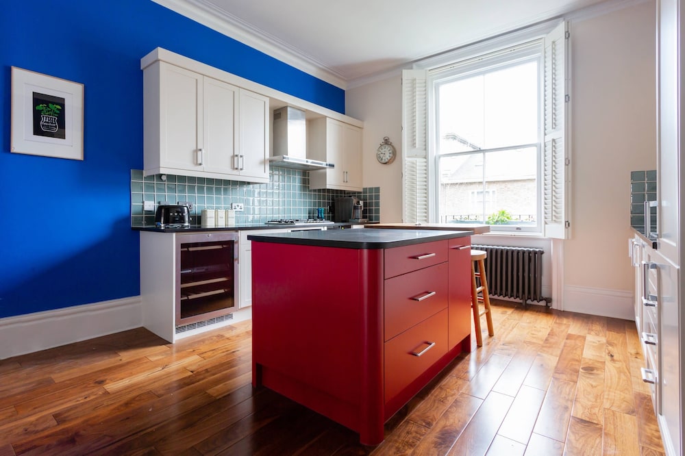 Stafford Terrace IV by Onefinestay
