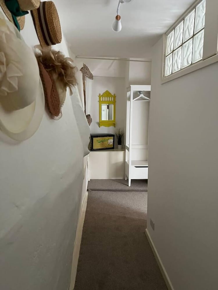 2 Bed Grade 2 - Dates Back to 1500's view 5