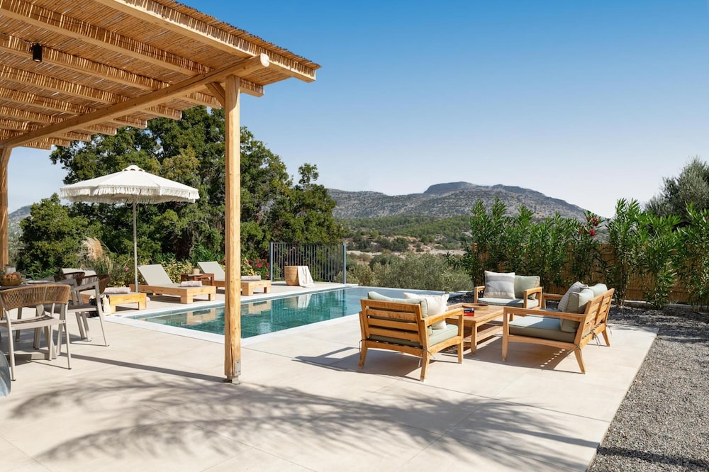 Massari Hills- Villa Nobu 4