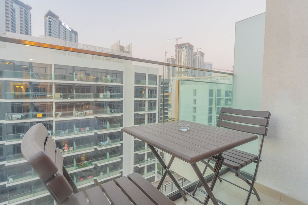 Chic Studio Retreat in Meydan City