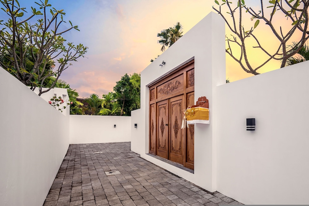 Villa Cyma by Alfred in Bali - New Peaceful 5 BR Villa in the Heart of Seminyak