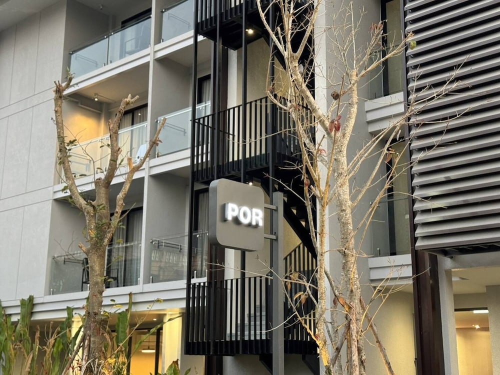 Hotel POR Singharat - Image 1