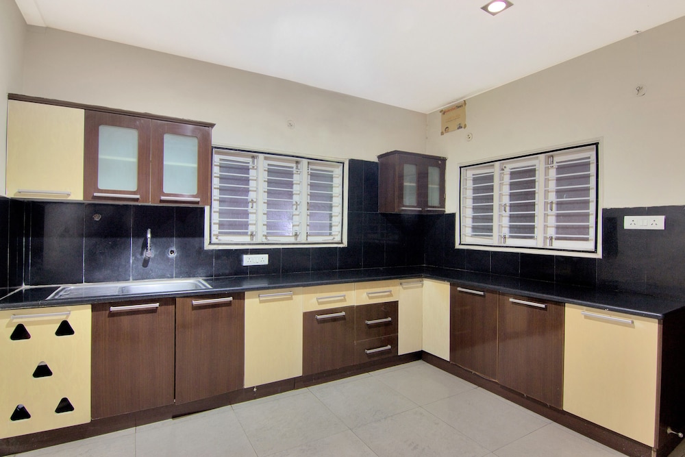 Hyderabad Vacations - OYO 20009 SilverKey Gachibowli - Property Image 6