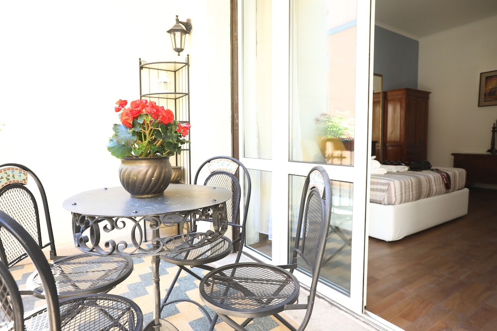 Unique Luxury Apartment and Rooms