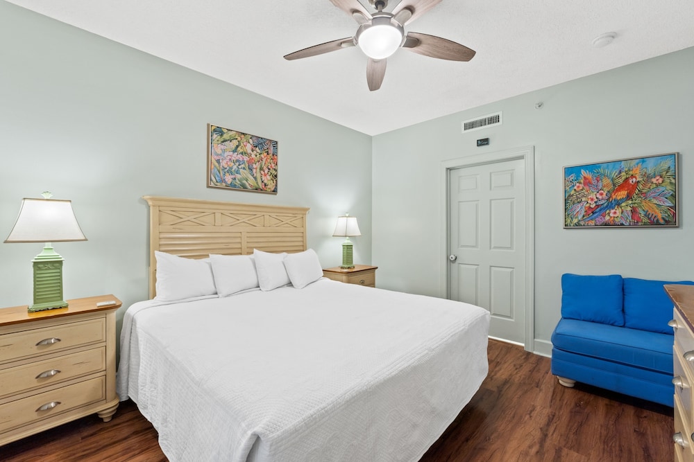 Twin Palms by Book That Condo