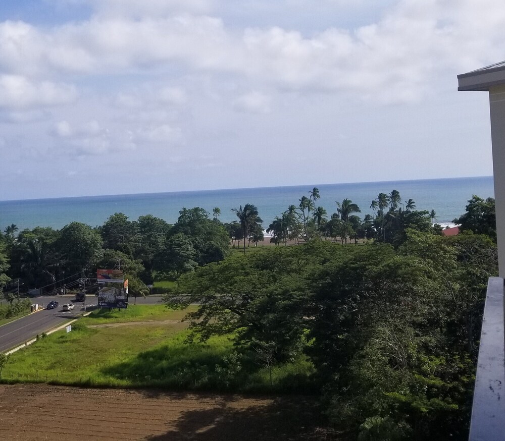 Ocean and Rainforest Panoramic Views Jaco 3 Bdrm With Pool