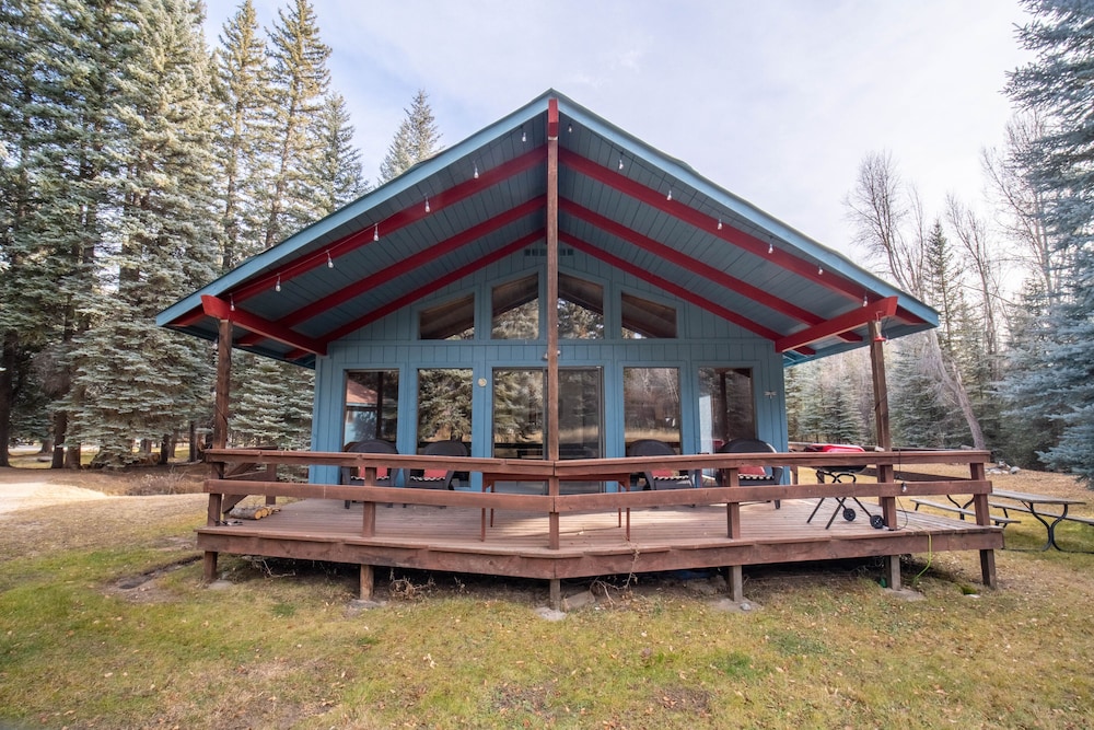 Bear Paw Lodge
