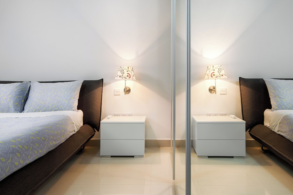 Luxury 3 BR Apartment - heart of Sliema