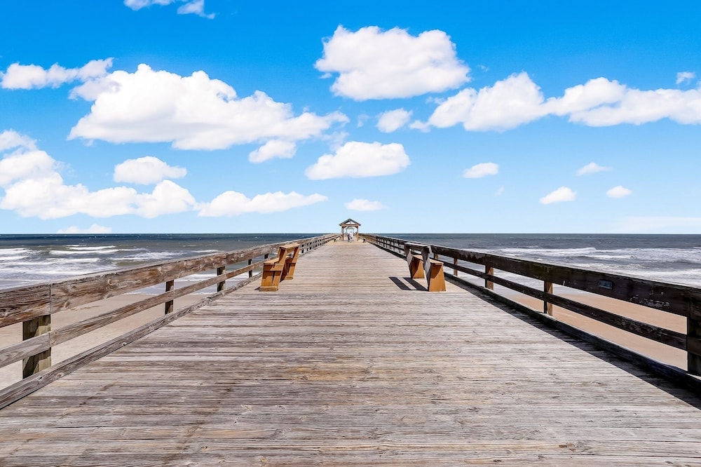 Fernandina Beach Vacations - Enchanting Ground Unit Condo Few Steps Away from the Ocean Side by RedAwning - Property Image 39