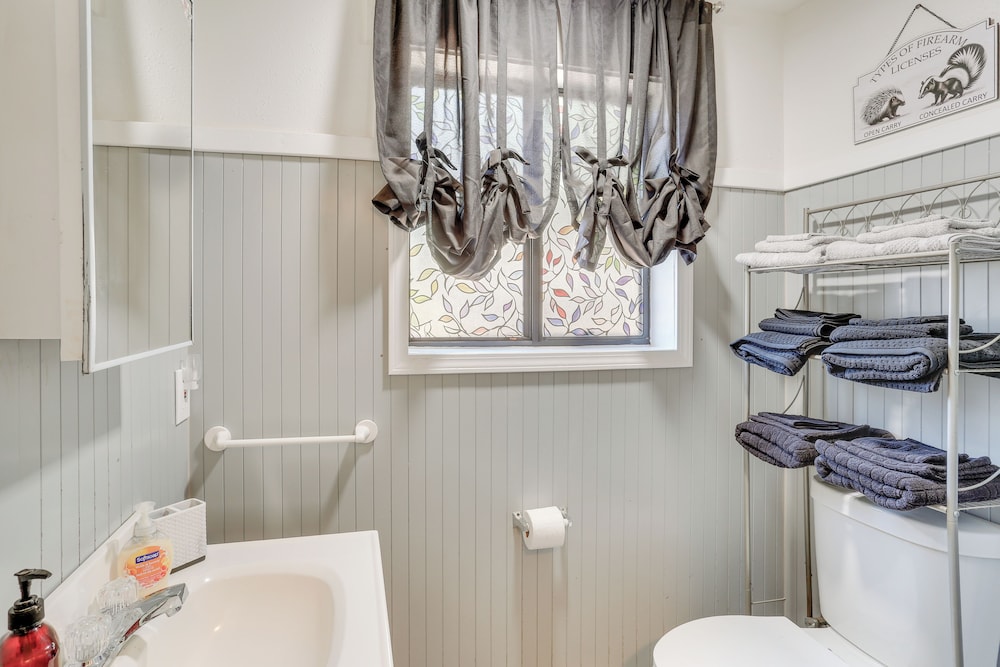 Private Horse Stall: Unplug at Shingletown Home!