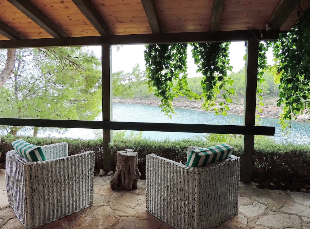 Blissful Bay Apartments Vrboska
