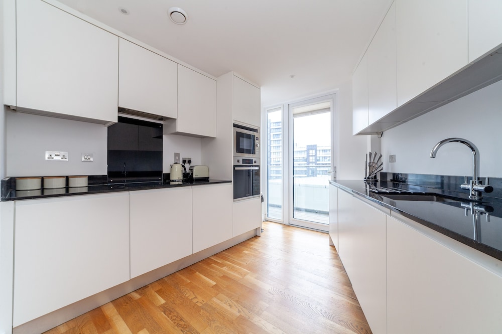 3 Bed Flat by Limehouse Basin