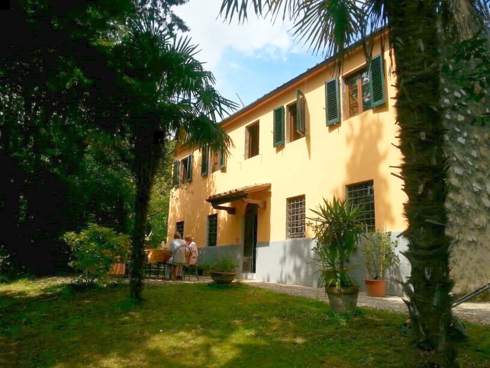 A Cozy Escape in Lucca view 3