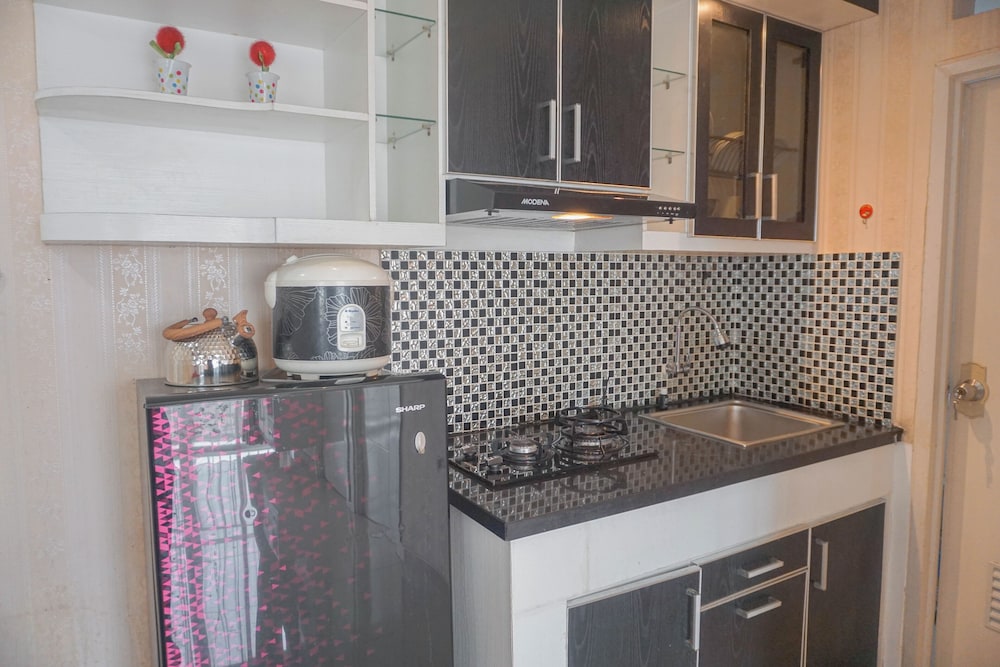 Cozy Living And Relaxing 2Br At Bogor Valley Apartment