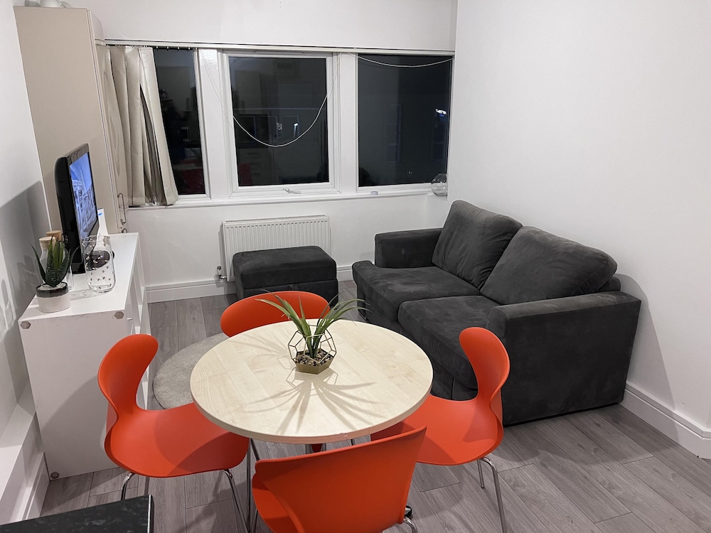 Fantastic 1-bedroom Flat view 5