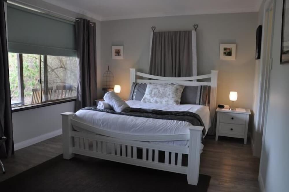 Bettenay Loft Spa Apartment & Lakeview Chalets