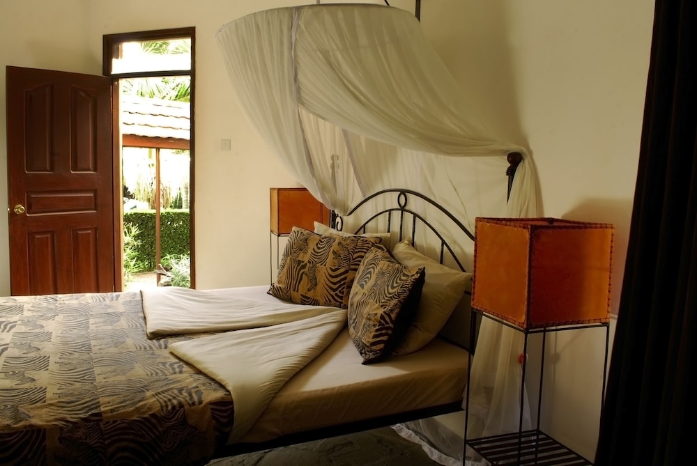 Ahadi Lodge