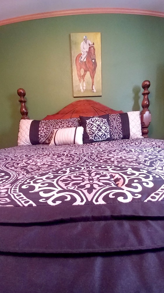 Historic Whiting Hotel Suites - Property Image 71