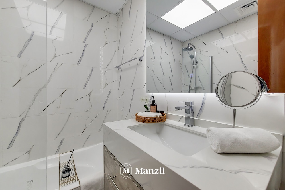 Manzil-Cozy 1BR in Marina with City View